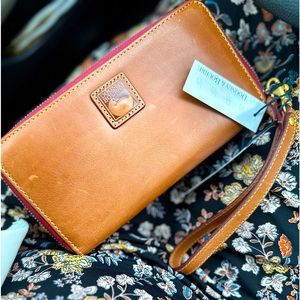 Authentic NWT! Dooney &Bourke brand new!  Florentine Large Zip Around Wristlet